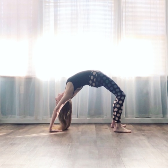 Meet your Posher, Elin - Picture 1 of 1